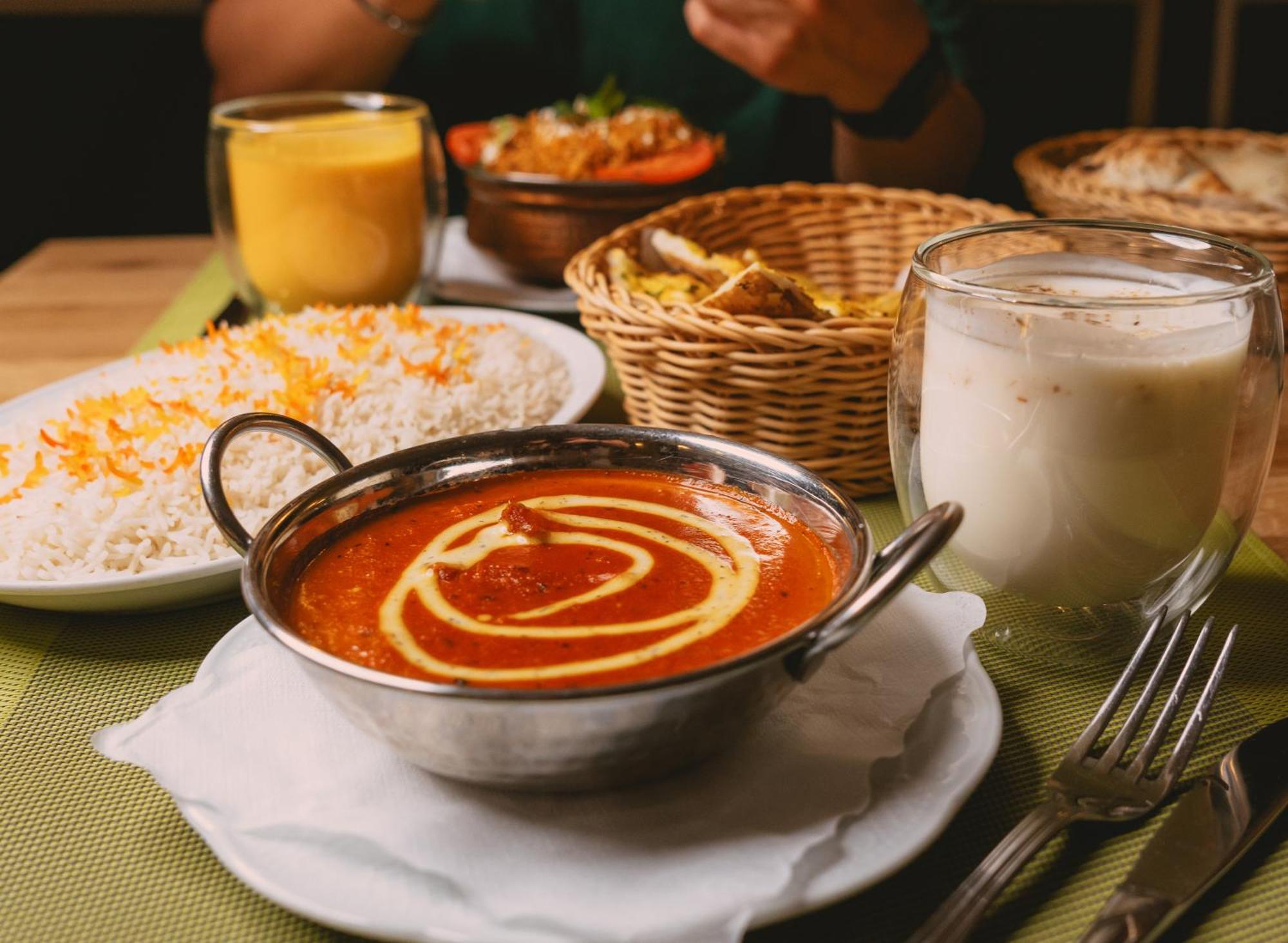 Hotel Restaurant Taverna Eching  外观 照片
