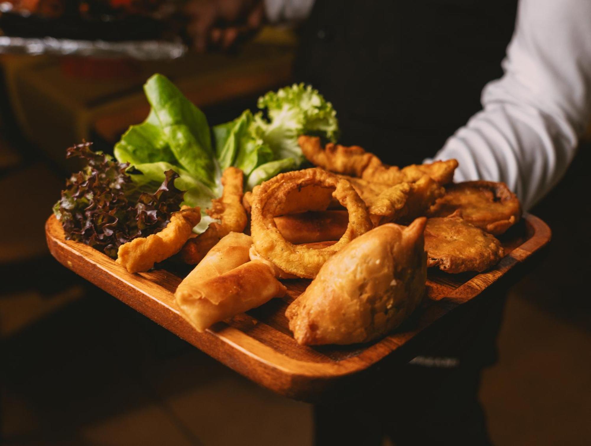 Hotel Restaurant Taverna Eching  外观 照片